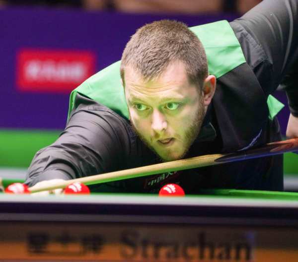 背后不仅是 背后不仅是